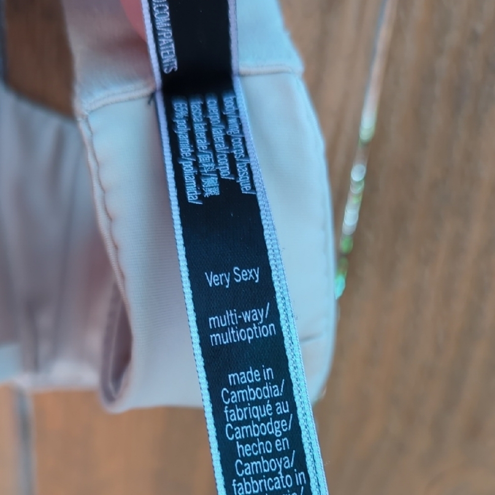 Victoria's Secret Strapless Smooth Nude Bandeau Bra - Picture 3 of 6